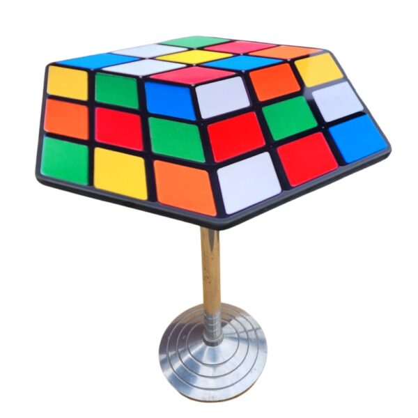 Location mange debout rubik's cube